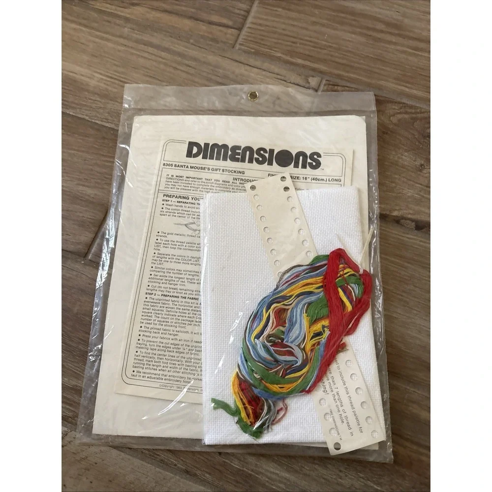 Rare Dimensions Cross Stitch Kit Santa Mouse Gift 16
